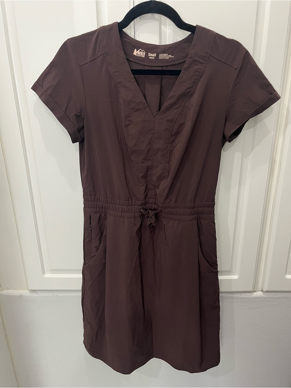 REI Women's V-Neck Short Sleeve Drawstring Dress in Brown